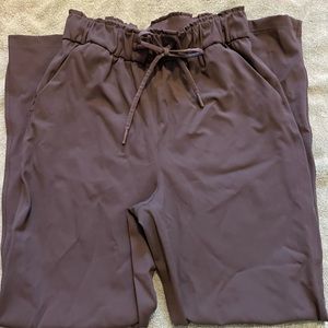 Lululemon On The Move joggers sz 4